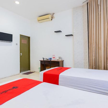 Reddoorz At Sparkling Hotel Sorabaya Extérieur photo