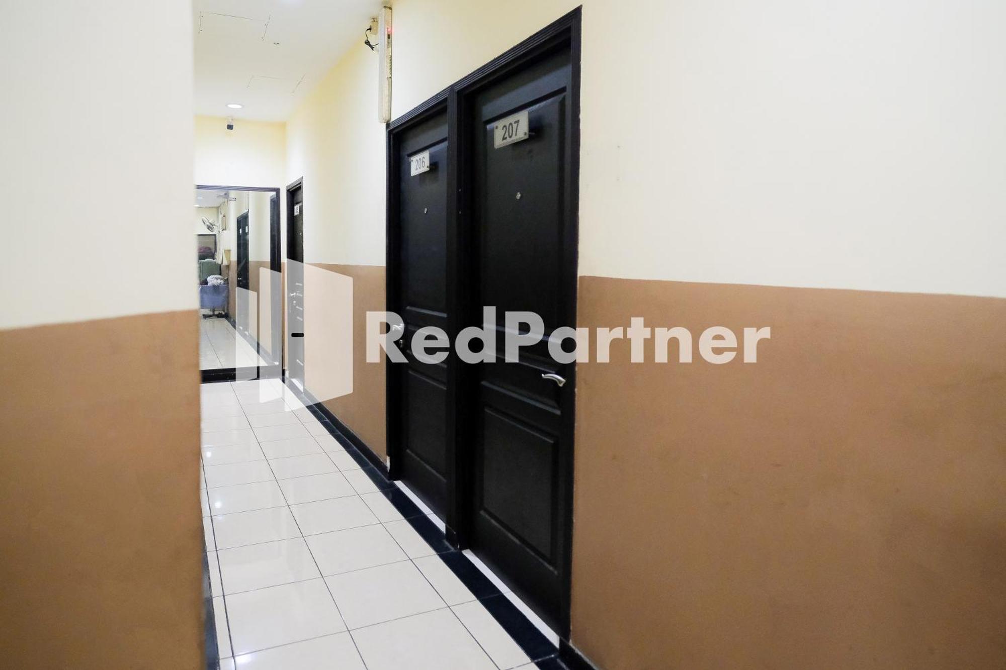 Reddoorz At Sparkling Hotel Sorabaya Extérieur photo
