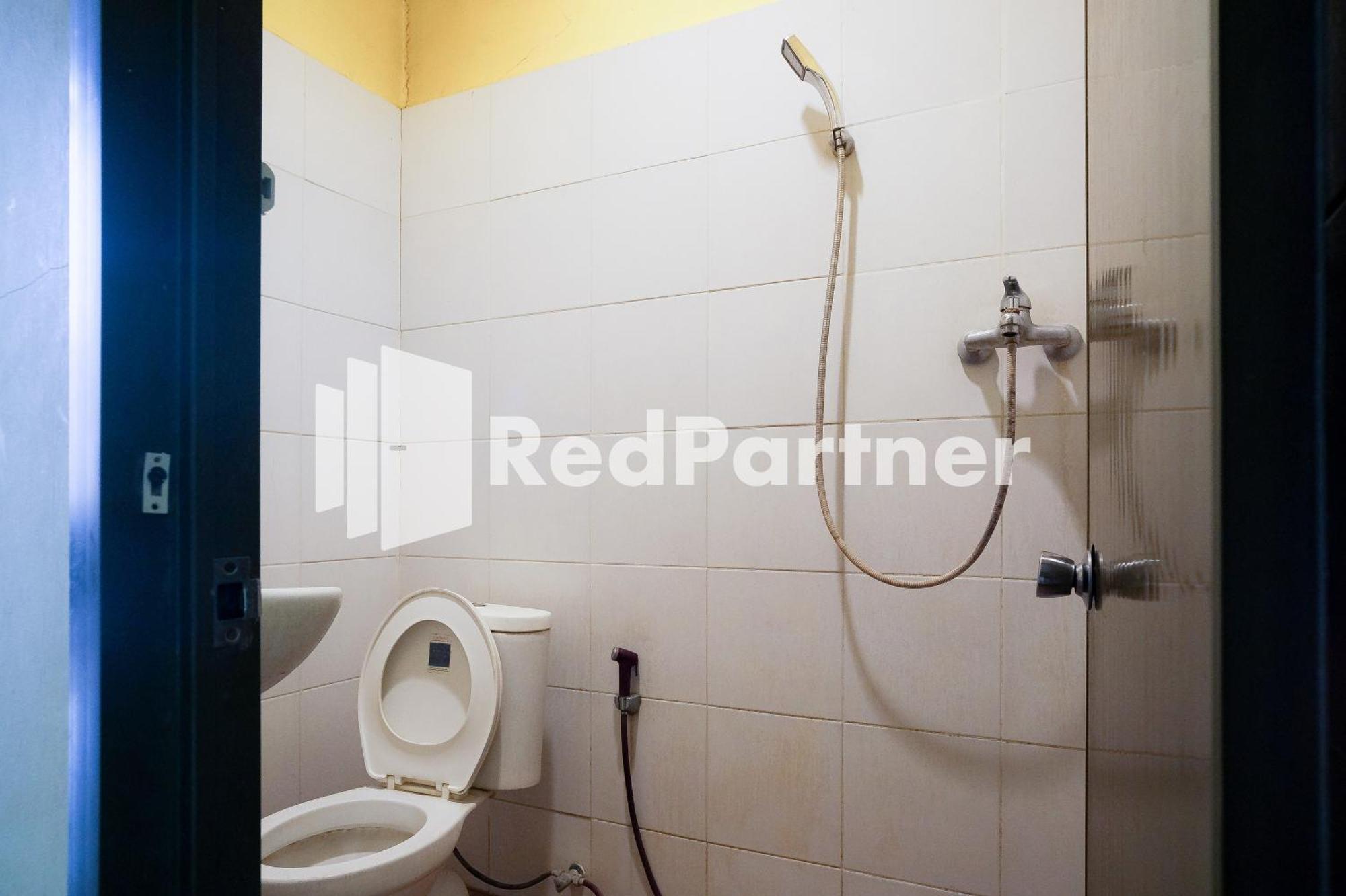 Reddoorz At Sparkling Hotel Sorabaya Extérieur photo