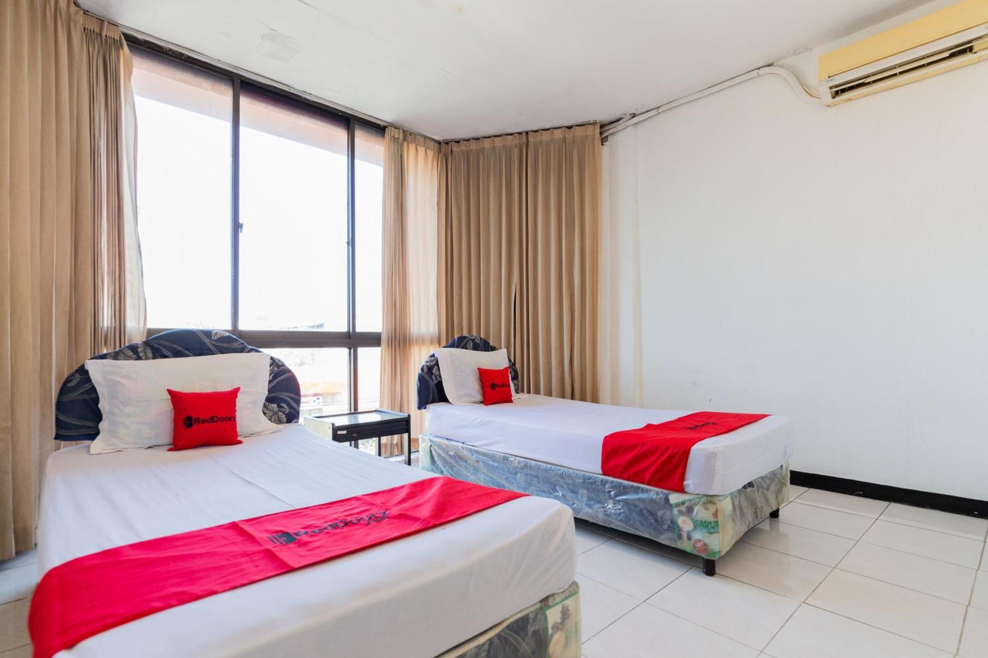 Reddoorz At Sparkling Hotel Sorabaya Extérieur photo