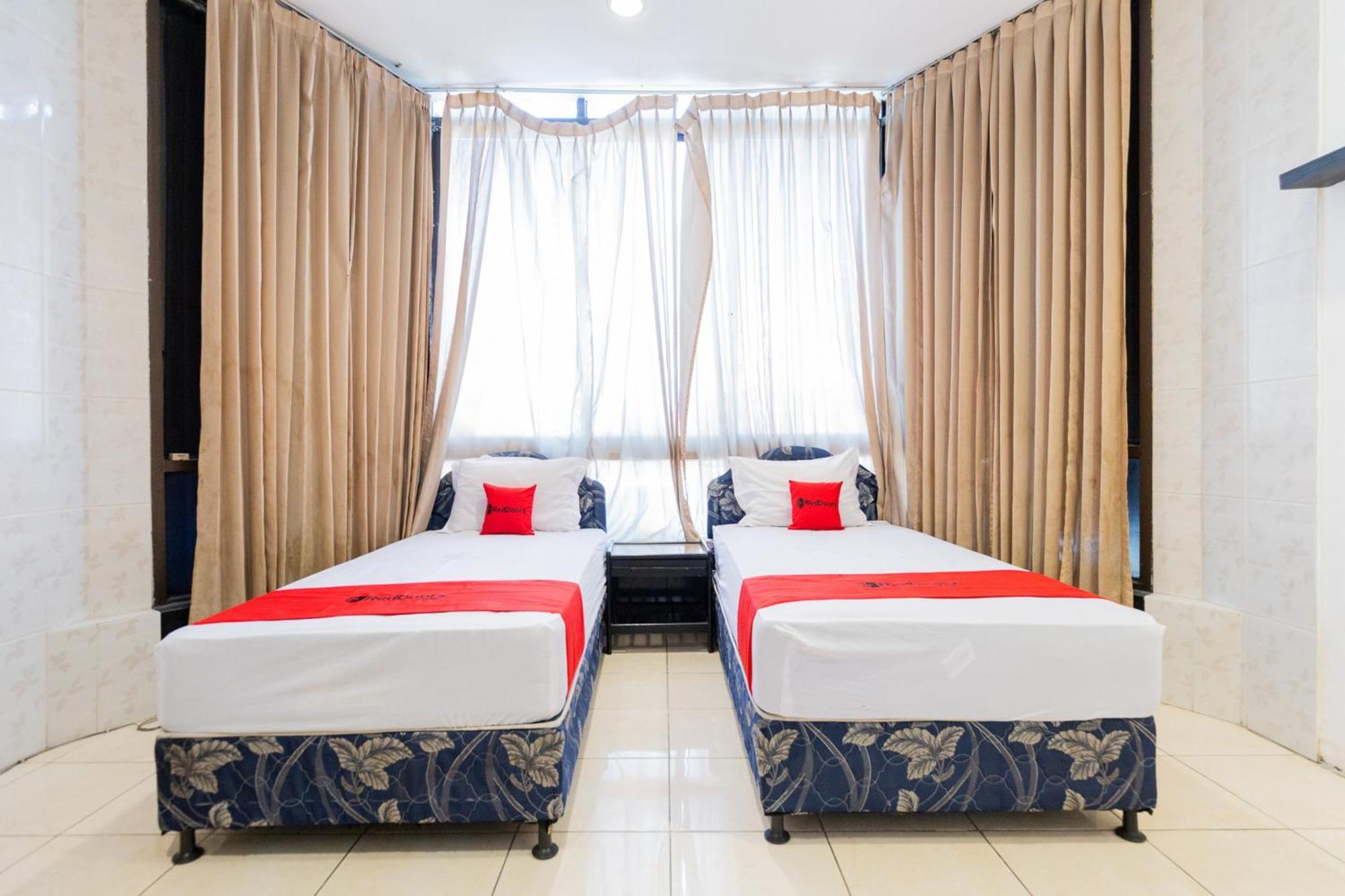 Reddoorz At Sparkling Hotel Sorabaya Extérieur photo
