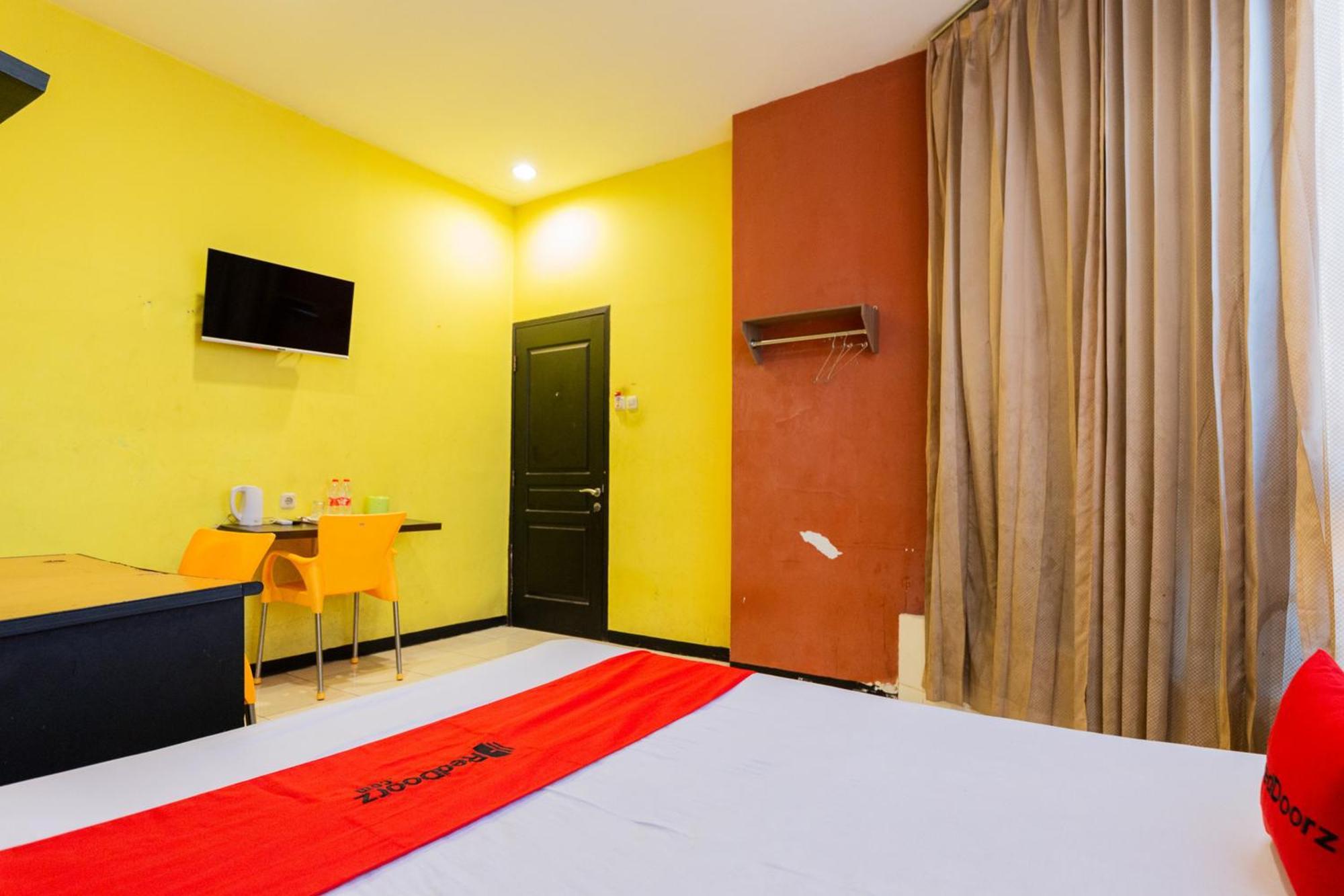 Reddoorz At Sparkling Hotel Sorabaya Extérieur photo